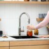 Quooker Flex Round Chroom met Combi+ in een keuken
