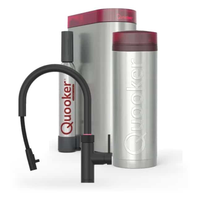 Quooker Flex Round Zwart met PRO3 en een CUBE, kraan, reservoir en CUBE samen op wit