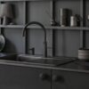 Quooker Fusion Round Zwart met Combi en een CUBE in een keuken