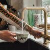 Selsiuz Push & Turn 3-in-1 Haaks Goud met Classic boiler combi extra in een tweede keukenopstelling
