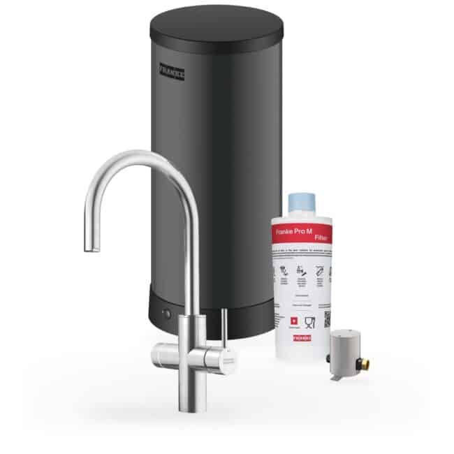 Franke Maris Touch 3-in-1 Rond RVS met Maris 7 liter en een Uitbreidingsset 4-in-1, kraan, reservoir, filter en uitbreidingsset samen op wit