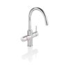 De Floww Perfect3 Touch Round Chroom keukenkraan, met een hoge gebogen uitloop en twee cilindervormige bedieningsknoppen (waarvan één rood gemarkeerd), is ontworpen voor gebruik met een Combi-L boiler en afgebeeld tegen een witte achtergrond.