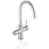 De Floww Premium3 Twist Round RVS met Combi-L boiler is een moderne roestvrijstalen keukenkraan met een hoge gebogen uitloop en een hendel aan de zijkant, perfect voor moderne gootsteenopstellingen.
