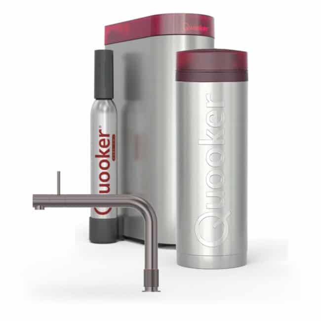 Quooker Front Gunmetal met PRO3 en een CUBE, kraan, reservoir en CUBE samen op wit